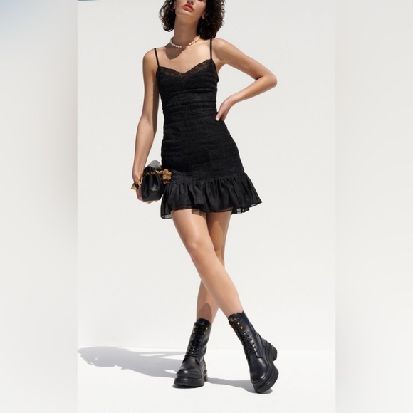 VALENTINO
Lace-Trimmed Shirred Silk Chiffon Mini Dress - Picture 4 of 7